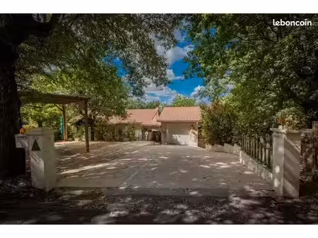 maison 8 pièces 156 m²