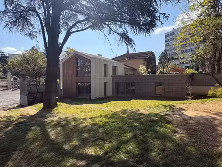 maison d'architecte à vendre dans le quartier montchat