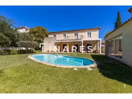 villa de luxe à vendre dans le quartier sainte marguerite