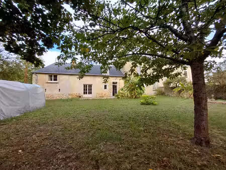 a seulement 10min de la flèche  en sortie du bourg de clefs.