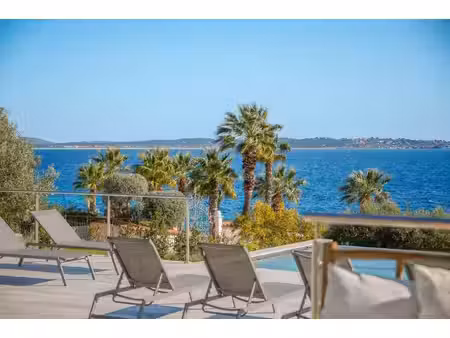 villa de luxe à vendre dans le quartier bord de mer