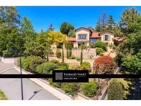 villa de luxe à vendre à lucenay