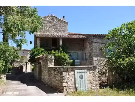 maison ancienne en pierre