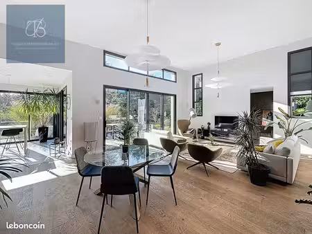 maison 5 pièces 137 m²