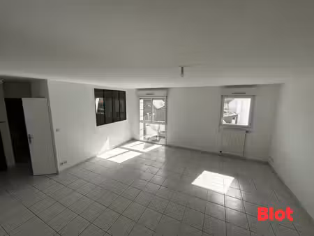 a louer - st jacques de la lande - rue de nantes - t3 - 82m2