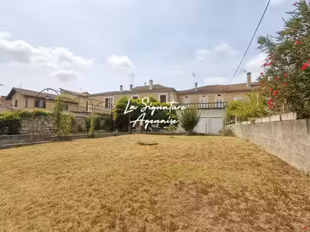 ensemble immobilier 460m² avec cours  terrasses  jardin et gara