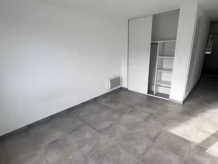 à louer studio avec parking en sous-sol castanet-tolosan