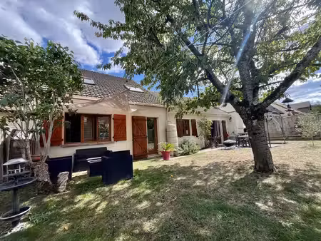 charmante maison 5 pièces à vendre à les clayes sous bois - secteur val joyeux
