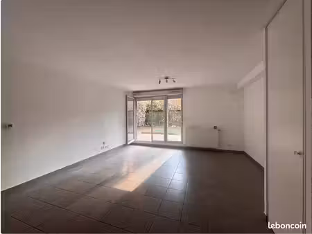 appartement  t2  57m2 terrasse + jardin et parking
