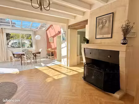 maison girondine rénovée 166 m² avec jardin arboré et piscine chauffée - plain-pied - 5ch