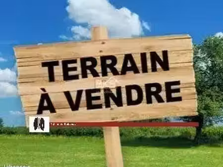 terrain 758 m² landiras