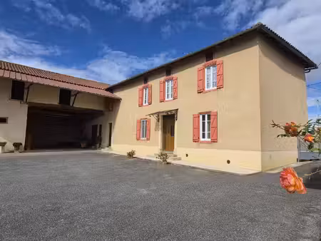 à vendre  proche de trie-sur-baïse (hautes-pyrénées): maison gasconne avec chauffage...