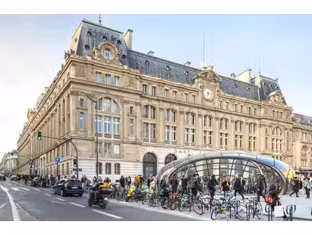 location commerce paris 75008 439m²
