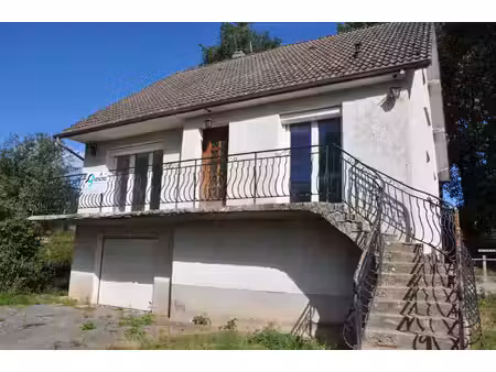 beau pavillon avec 4 chambres à rafraichir  terrain de 2001
