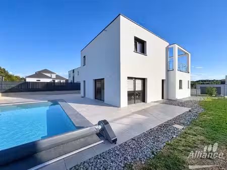 maison contemporaine avec piscine - meroux-moval