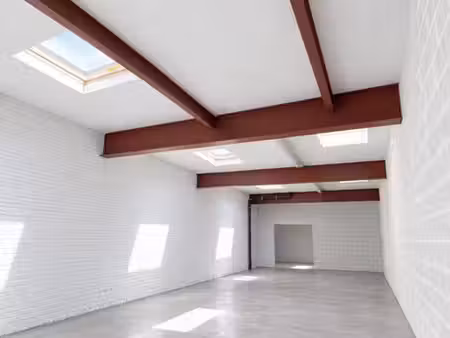 entrepôts / ateliers de 30 à 120m2 rénovés