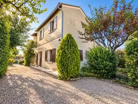 vente maison à entraigues-sur-la-sorgue (84320) : à vendre / 134m² entraigues-sur-la-sorgu