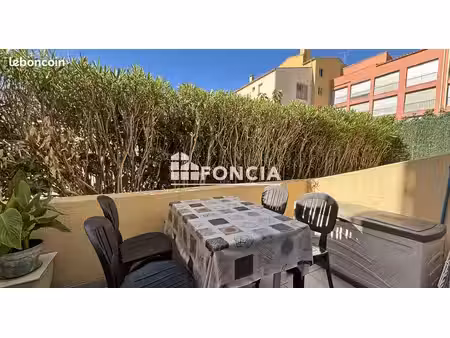 cap d'agde  secteur du môle  studio rez de chaussée avec parking