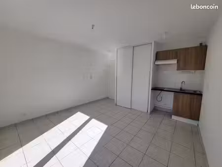 studio 1 pièce 22 m²