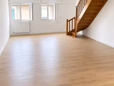 appartement duplex 100 m² – 3 chambres – entièrement rénové – la riche