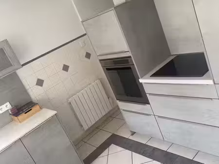 location maison 2 chambres avec cour