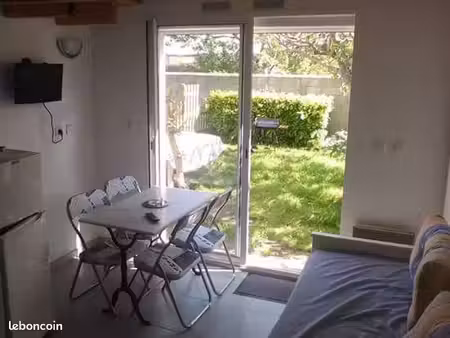 studio a louer a l'année