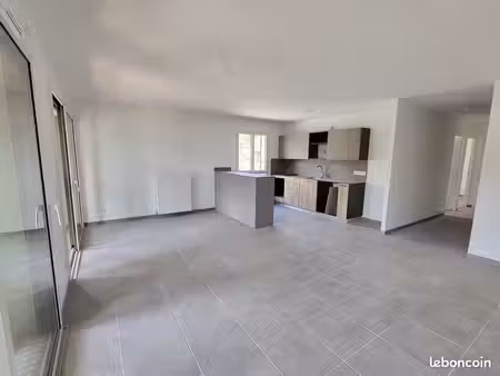 appartement 3 pieces 70.50 m² + carport + parking