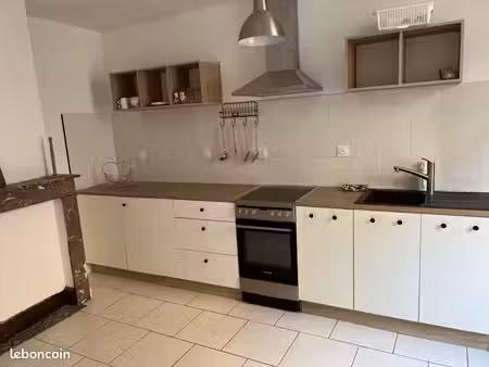 appartement meublé 80 m² – 2 chambres – rdc – 660 cc