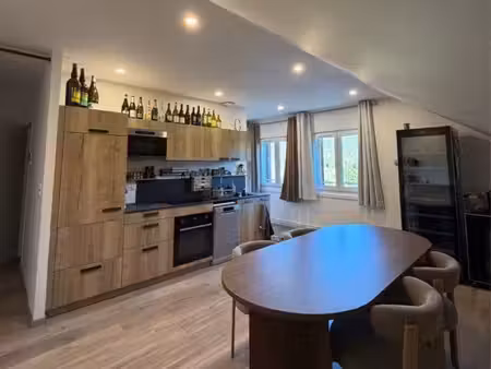 t3 meublé atypique – env. 80 m² au sol – 3ᵉ et dernier étage – garage – morbier les marais