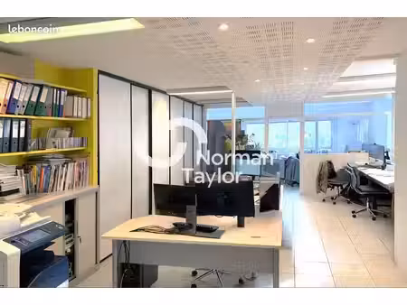 bureaux 100 m²