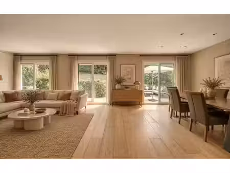 maison de luxe à vendre dans le quartier grandchamp