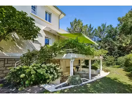 maison de luxe à vendre dans le quartier lac inferieur