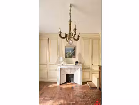 duplex de cachet sur cour rue de la paroisse