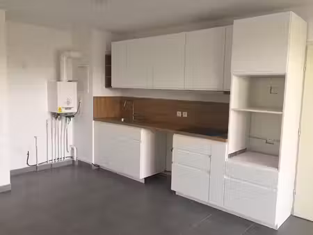 gardanne ? t2 42 m² résidence sécurisée avec terrasse  parking privatif et box fermé