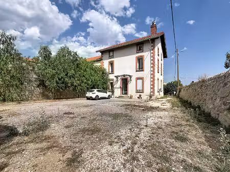 immeuble à prades de 3 appartements t3 avec jardins  caves et stationnements individuels