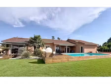 maison charnoz- sur- ain 6 pièce(s) 190 m2  quatre chambres  piscine  garage  salle de spo