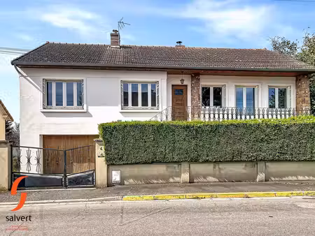 a vendre maison quartier saint-jean 4 chambres.