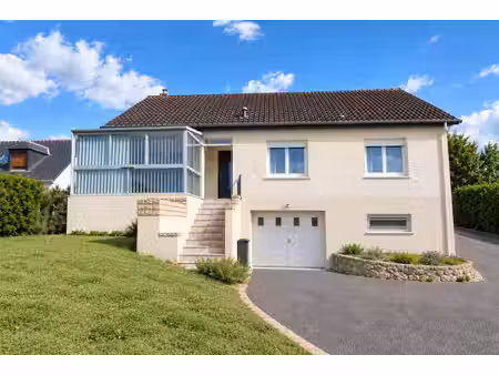 maison familiale à st antoine du rocher avec sous-sol complet et grand atelier