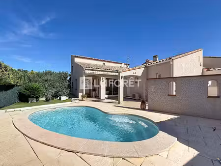 saint estève - belle villa traditionnelle avec piscine