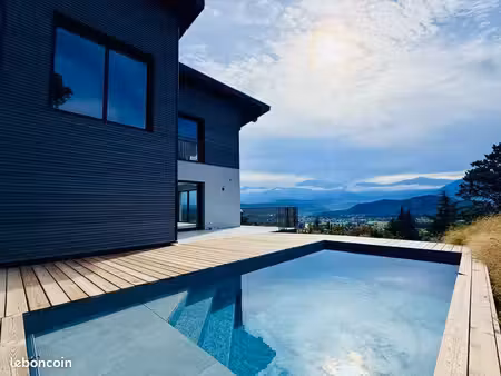 villa contemporaine 4 ch+ bureau- jardin et piscine