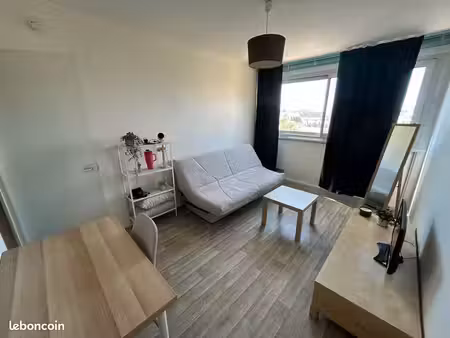 jolie studio place coty