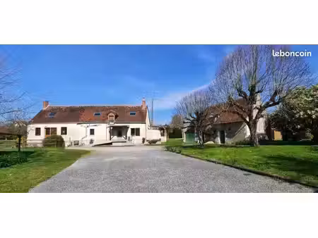 longère rénovée avec dépendances