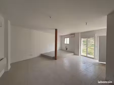 maison mitoyenne rénovée avec jardin