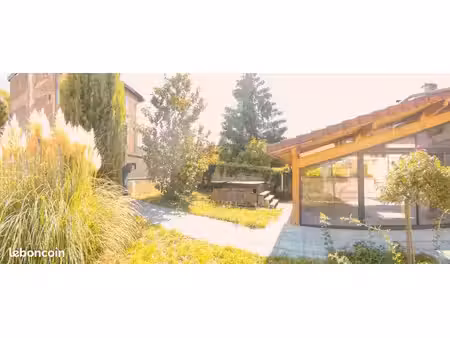 maison 8 pièces 270 m²
