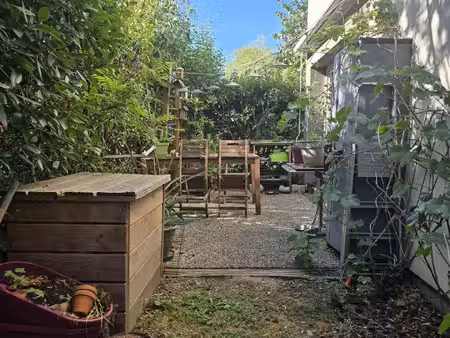 appartement t4 de 84m2 rez-de-jardin - 250 000 €.