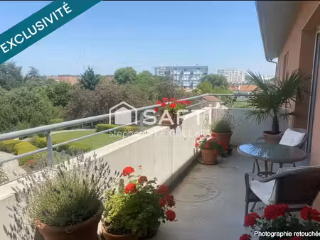 t2 rénové avec terrasse & parking lalande-lavache