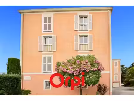 location meublée appartement 3 pièces 66.24 m² à sanary-sur-mer (83110)  1 500 €
