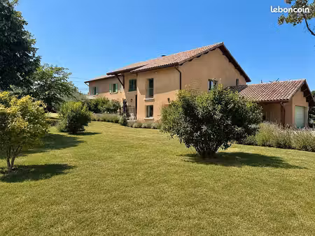 propriété 12 pièces 400 m²