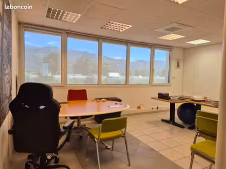 bureau 24 m² à louer