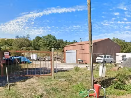 local industriel 180 m² + terrain 2 000 m² –
